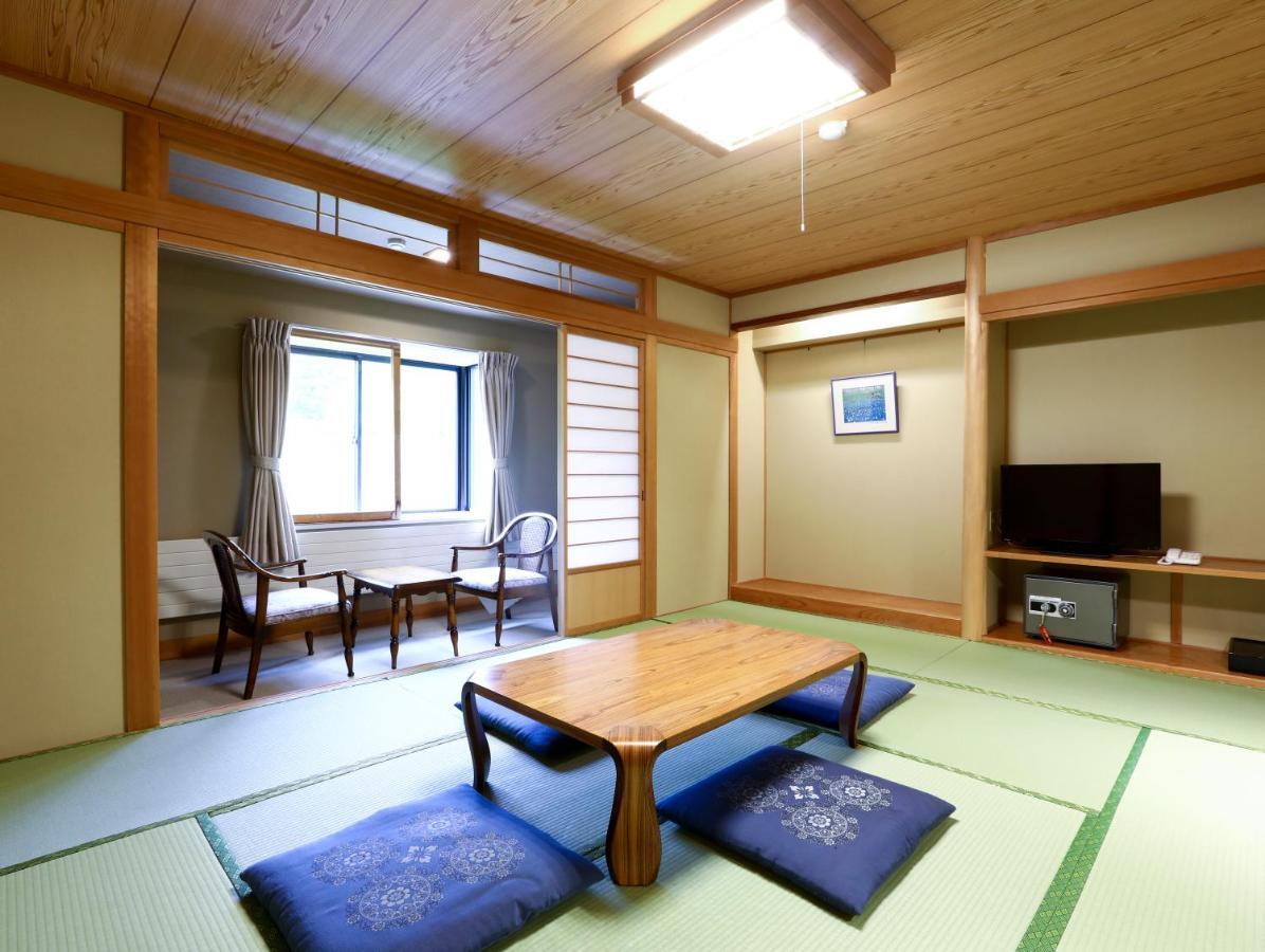 ホテル ニュー横手 山ノ内町 エクステリア 写真